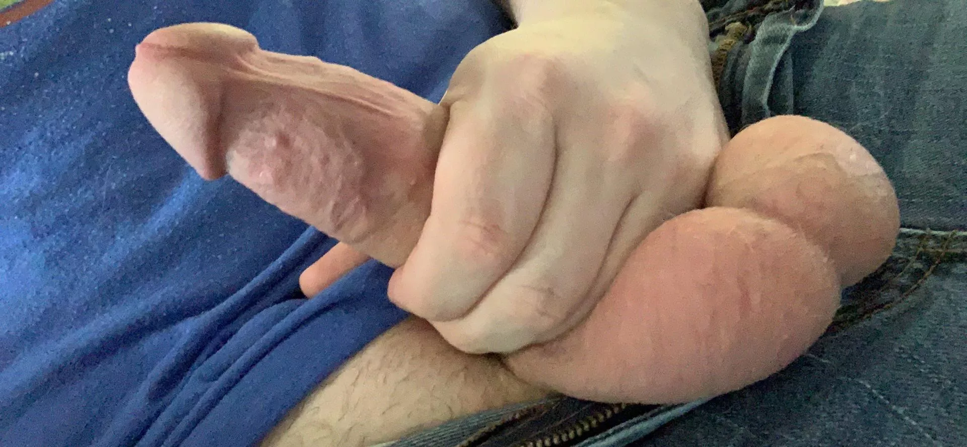 Open dms to talk about my balls and cock
