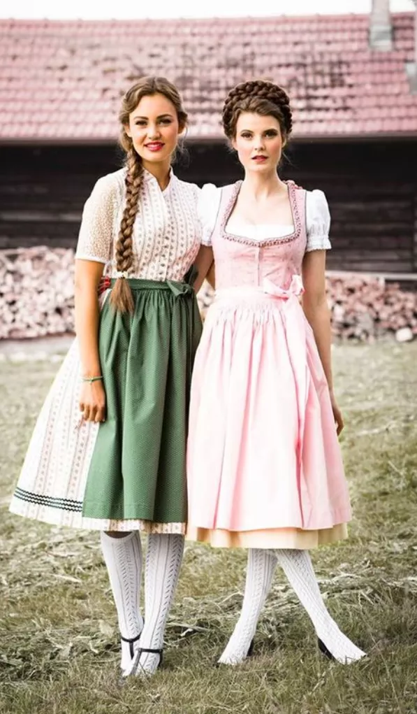 💚 or ❤ Dirndl
