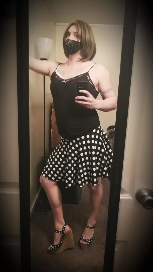 Outfit I wore standing infront of wide open curtains facing the parking lot at my apartment complex at 6pm! Was I seen? Maybe. I dunno