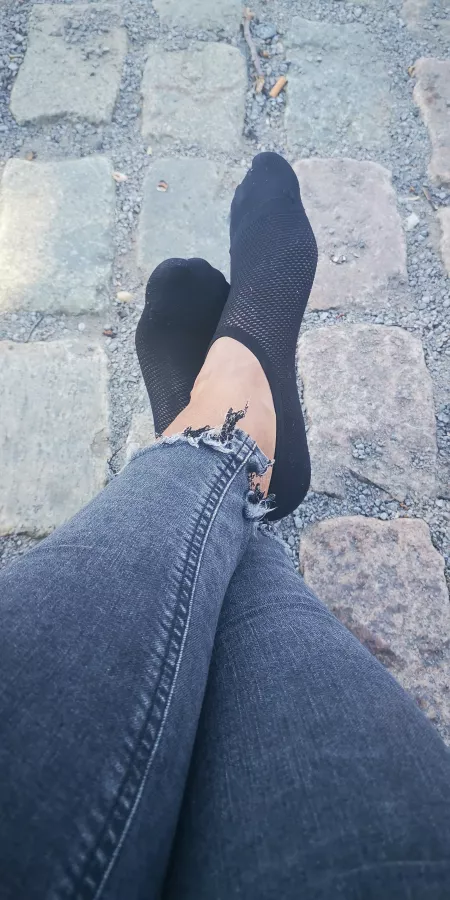 Outside relaxing and enjoying the sunβοΈ