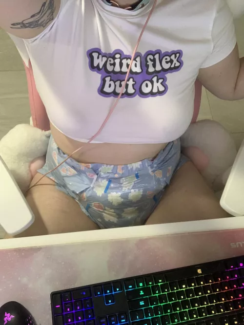 padded while playing overwatch hehe shhh donβt tell my teammates ππ»ππ»