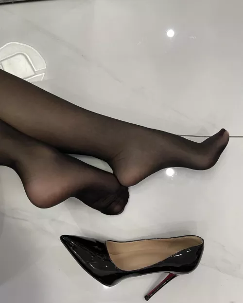 Pantyhose soles anyone? 🥰😍💋