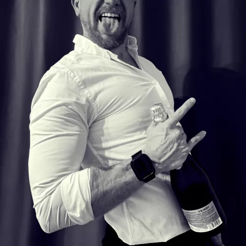 Party's On! Happy New Year! 🥳 🤘🏻