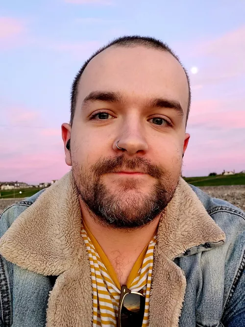Pastel Sunrise at the beach. Found my new morning ritual š