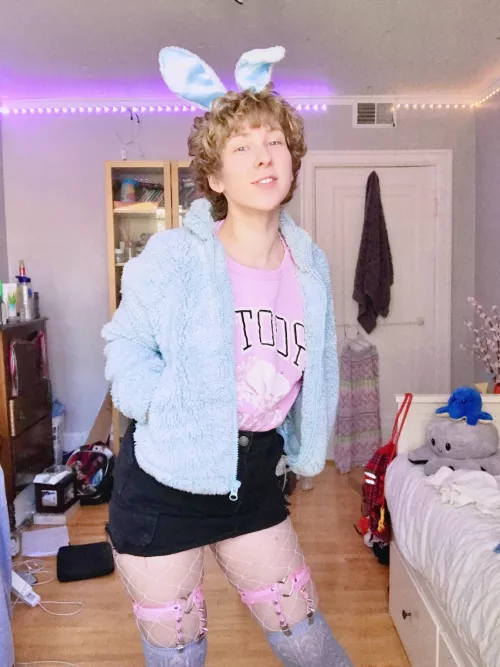 patiently awaiting colder weather so i can wear this jacket 🥺