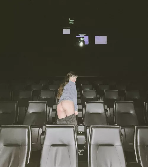 Peaches and popcorn anyone? 🍿 🍑 (OC)