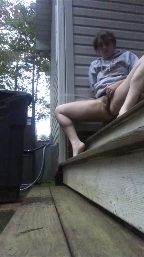 Peeing outside is my hobby 🤷♀️