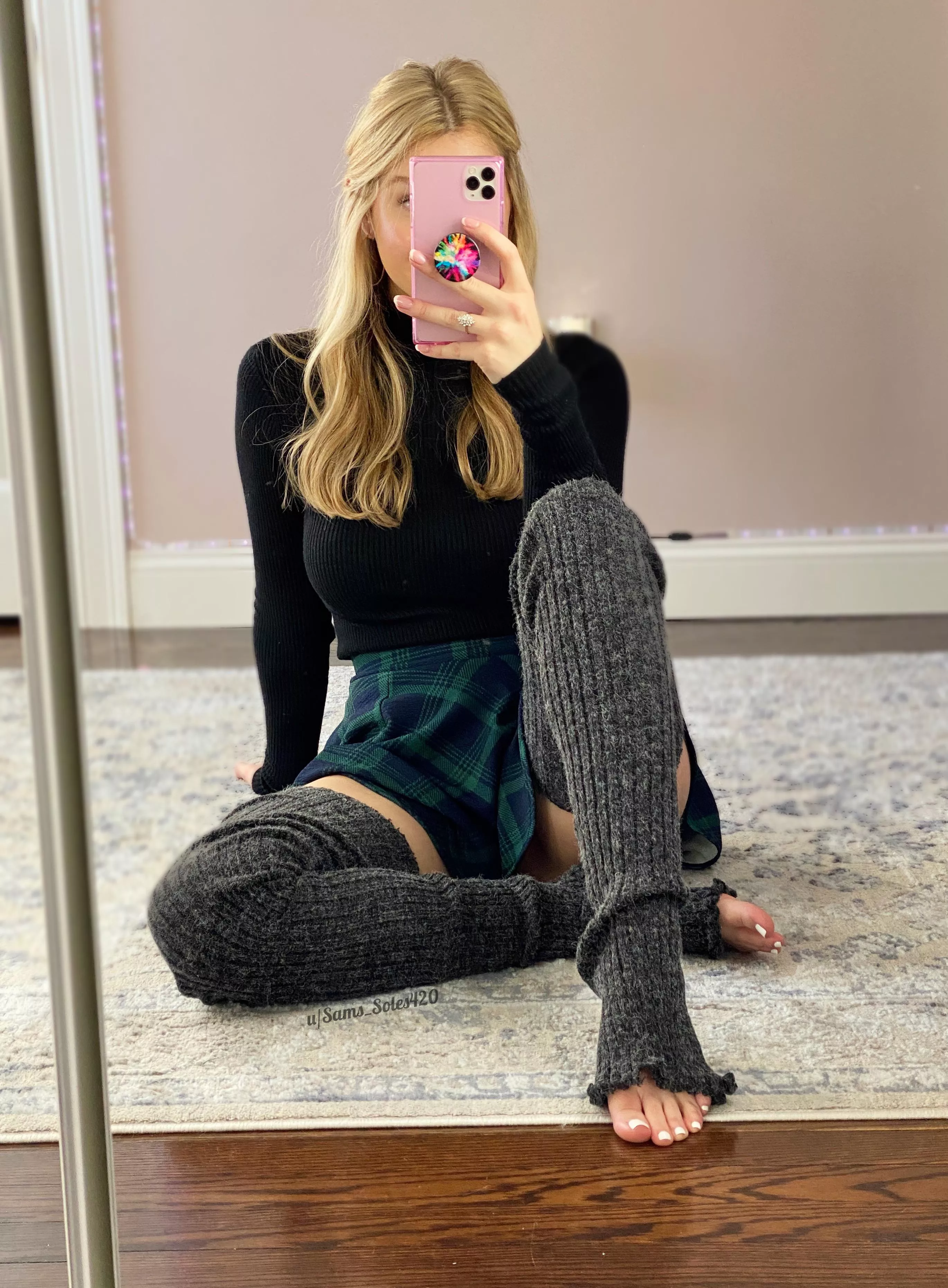 Peel off my legwarmers & keep my toes warm with your mouth instead?🖤