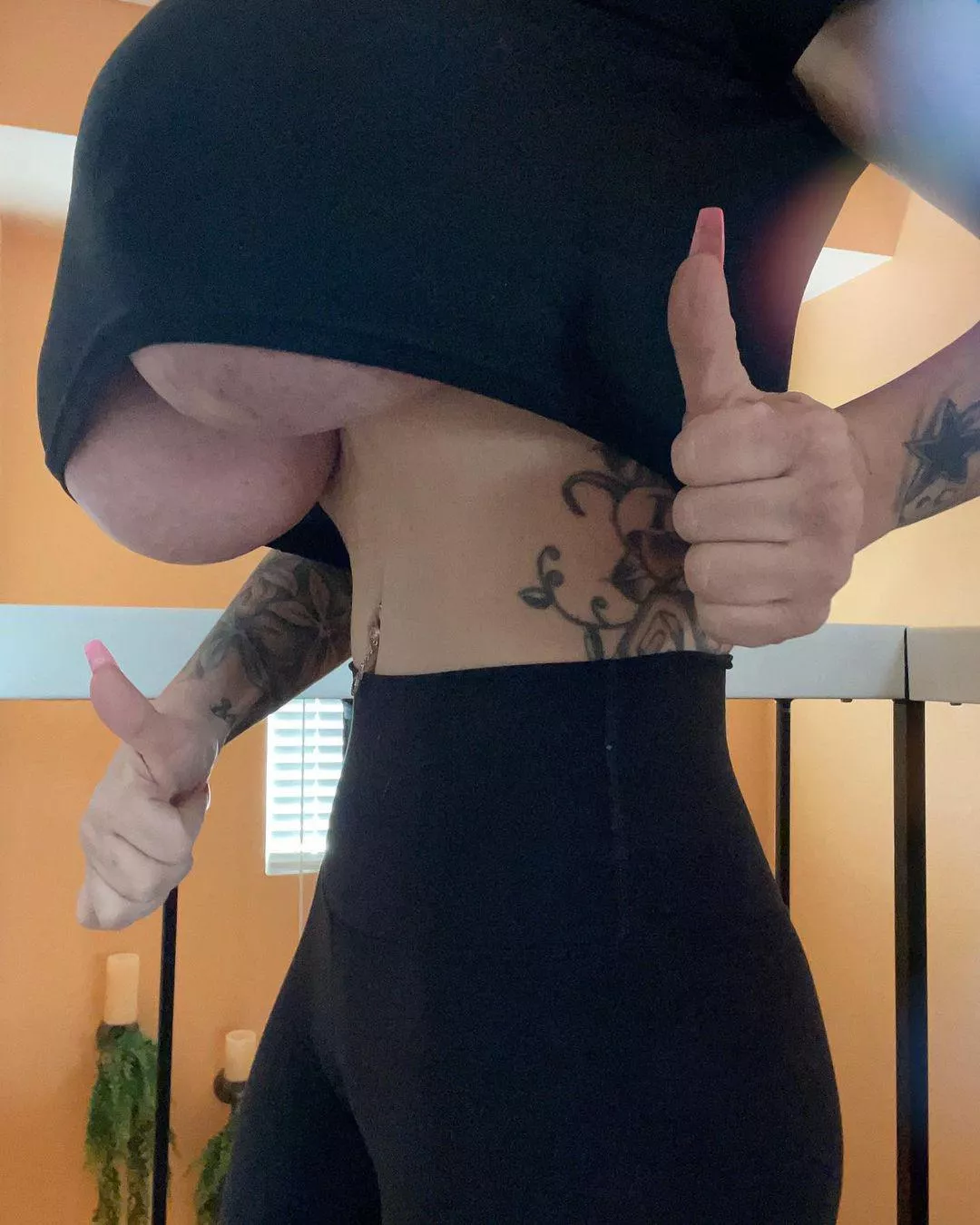 Perfect boobs to waist ratio!