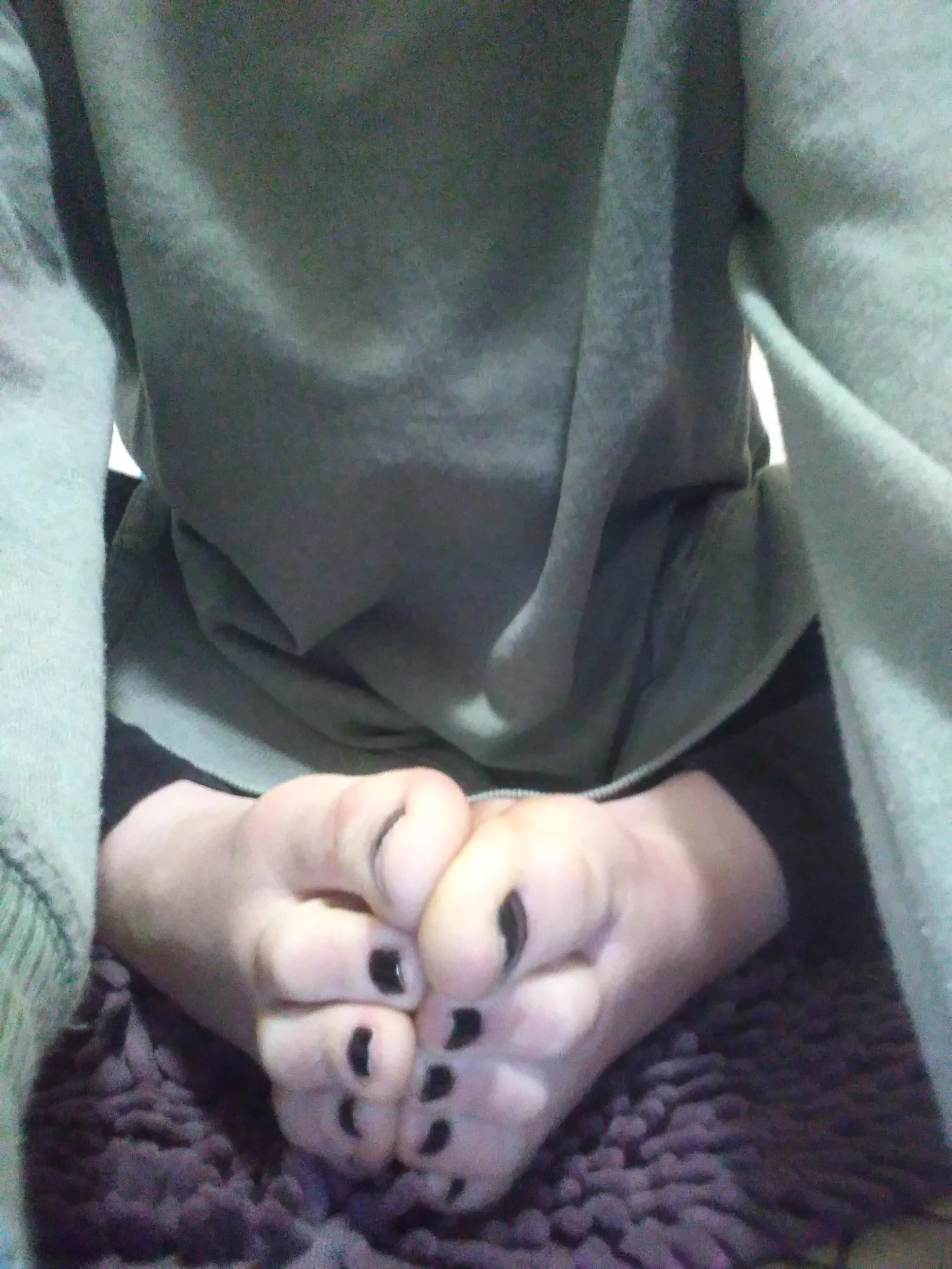 Perfect position for you to be in between