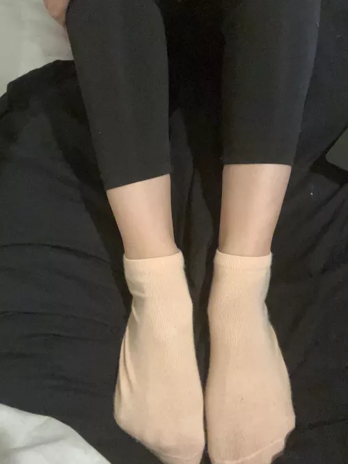 Petite feet 😋