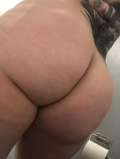 Phat ass, all about the cracking view [BA]