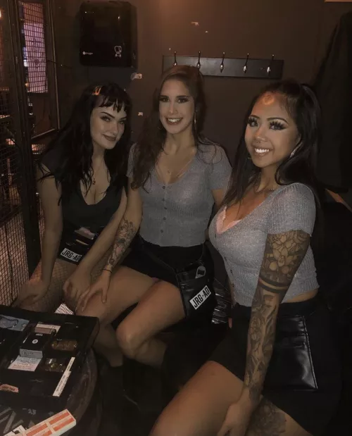 Pick a waitress