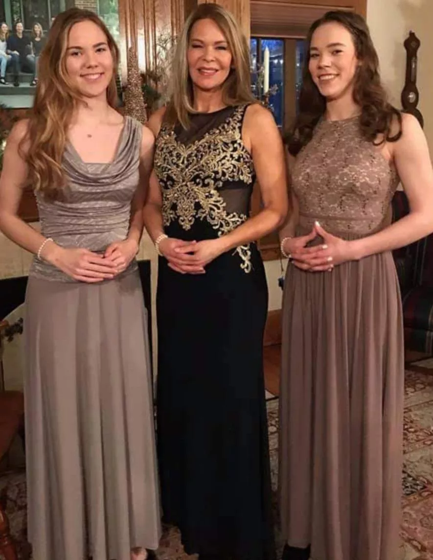 Pick one! Mom or which daughter? Wwyd?
