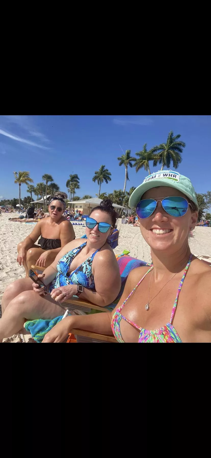 Pick one of these milfs😍