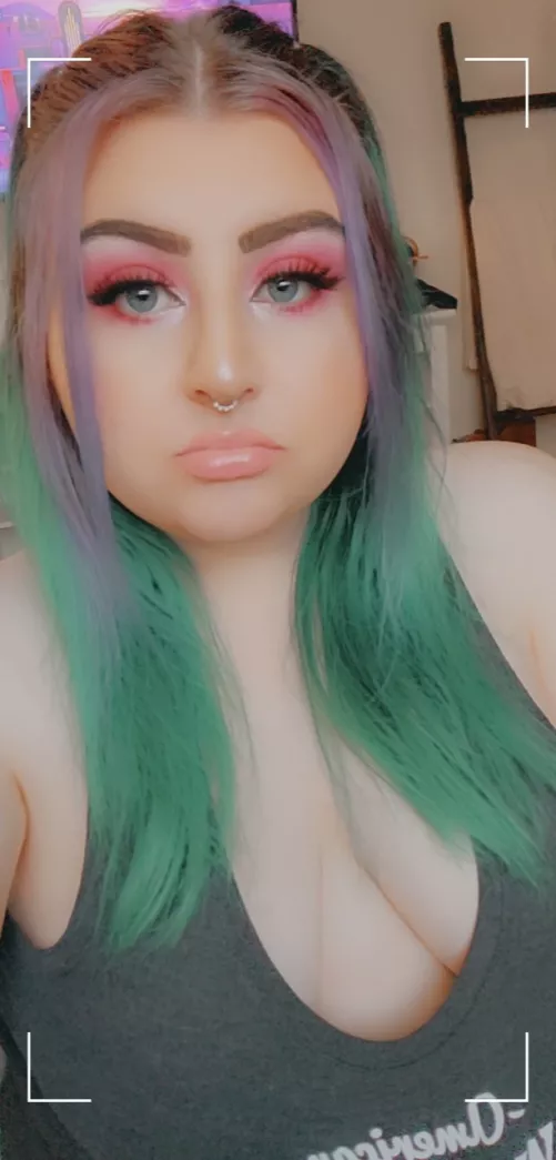 Pinky look