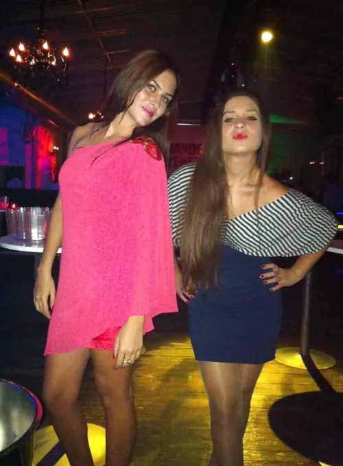 Plain or striped outfit