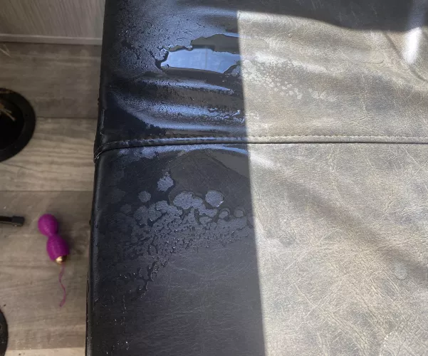 Played with my pussy under the table until I squirted all over. ๐ฆ