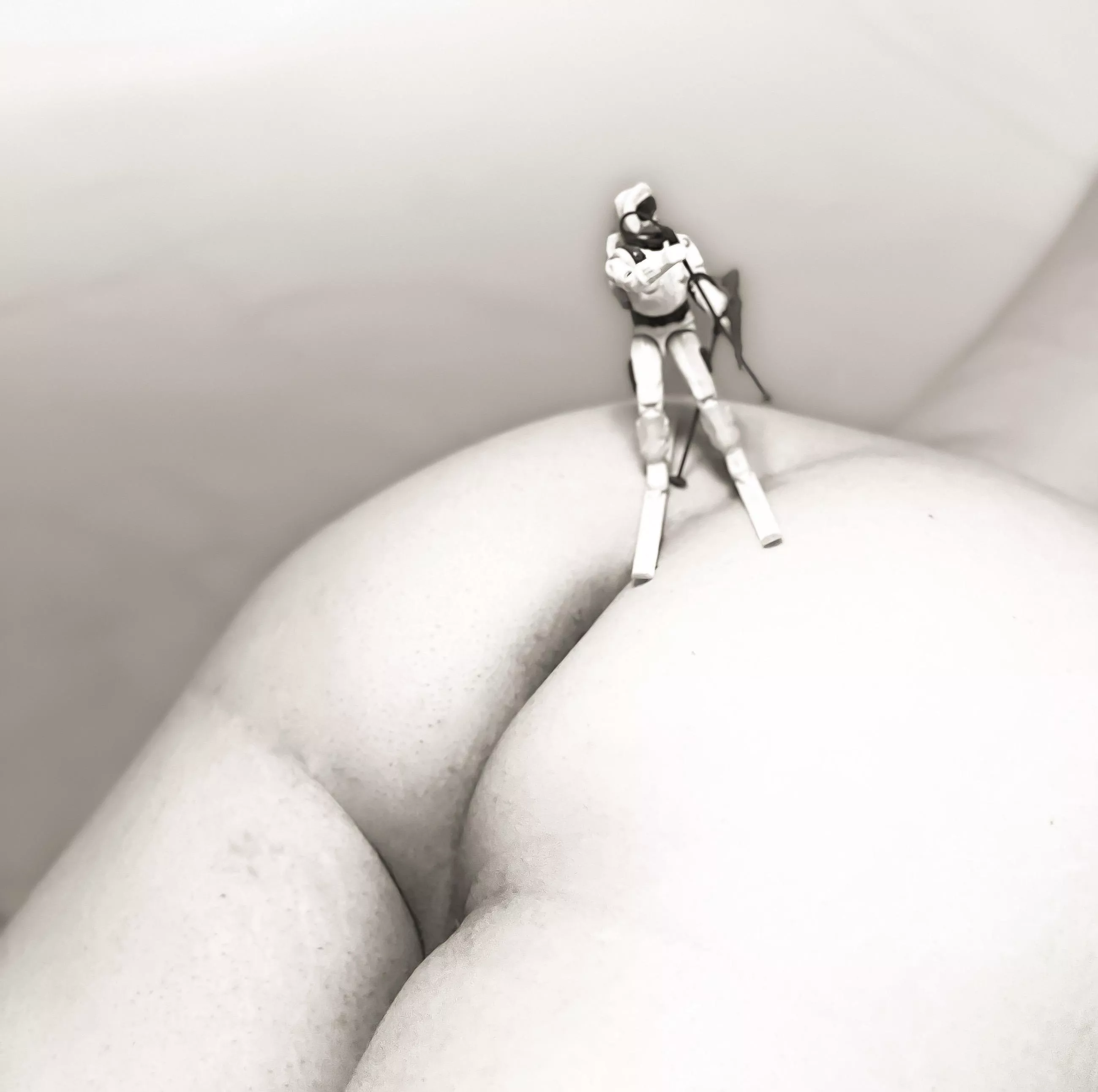 Playing with some of my old G.I. Joes...Snowjob wanted to try skiing on my ass🤭 Playing with some of my old G.I. Joes...Snowjob wanted to try skiing on my ass🤭