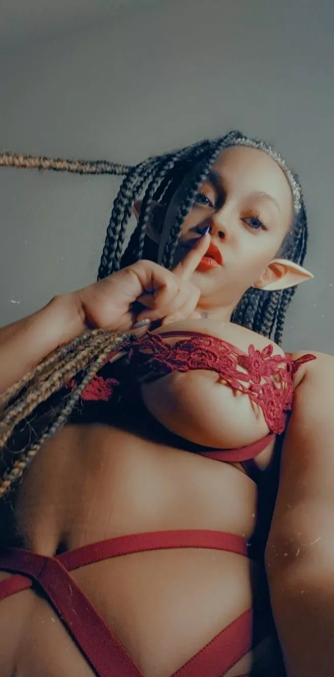 Please don't tell Santa I wasn't wrapping gifts last night 😘