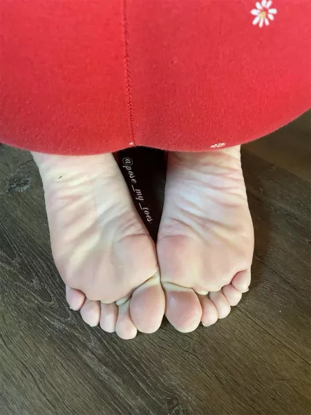 Please tickle my wrinkly soles! 😉
