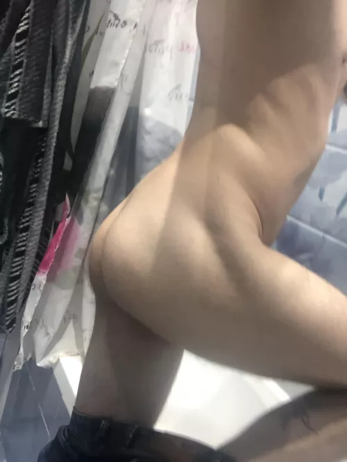 Please touch me
