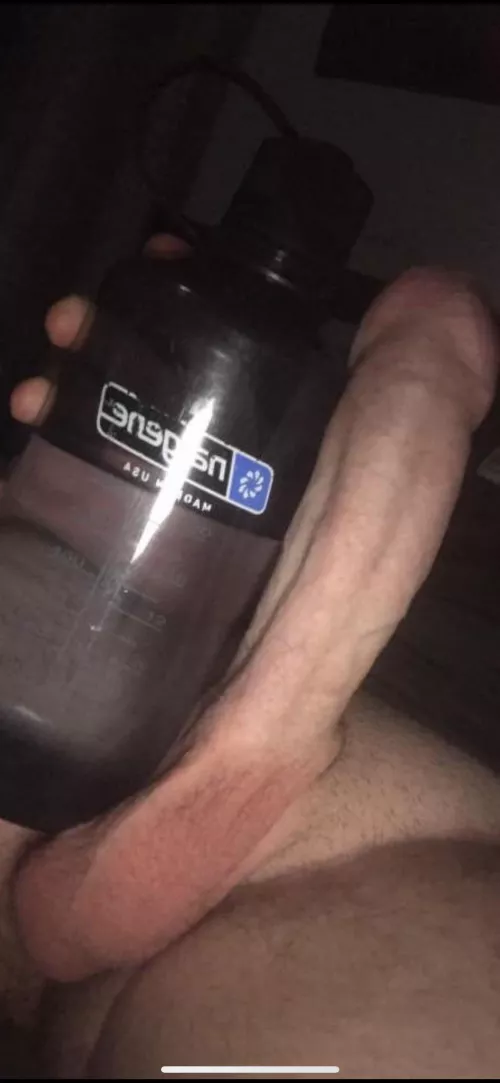 Please upvote if youd like an 18 yo uncut cock and tight hole to either fuck u or suck you 💕