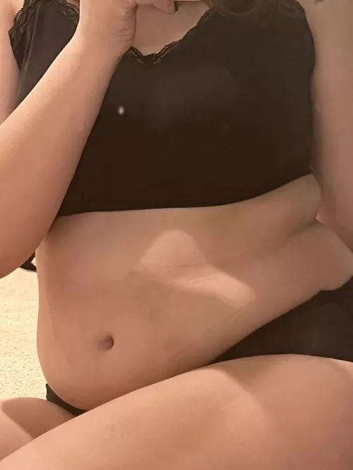 pls excuse my dirty mirror - anyway look at how chubby i am ๐