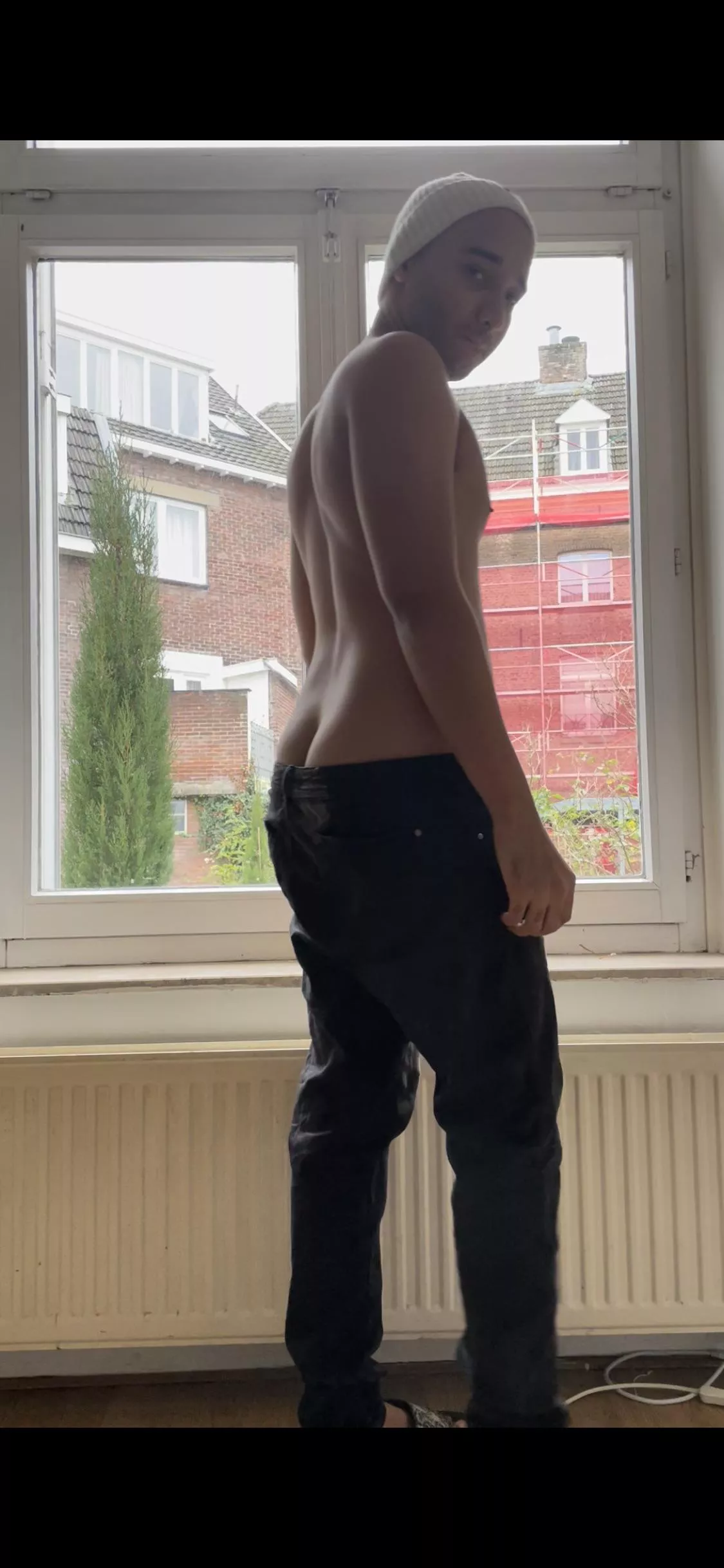 POC. Interested in exclusives? Check my onlyfans😘