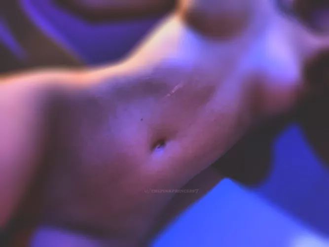 poke it >.<
