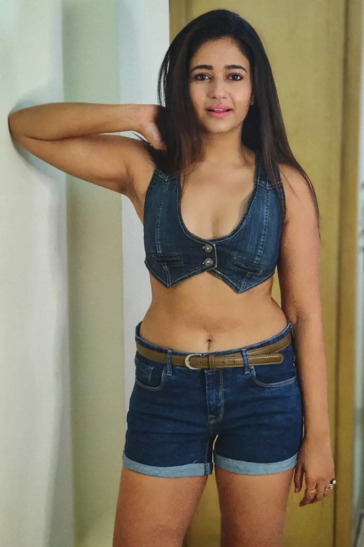 Poonam Bajwa. Navel in two piece.