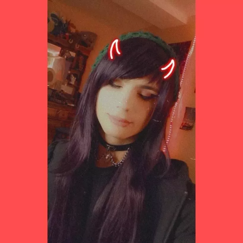 Posted this as my Facebook profile photo without warning and upset my dad. Oops. At least my mom and sister think I look good 🙂