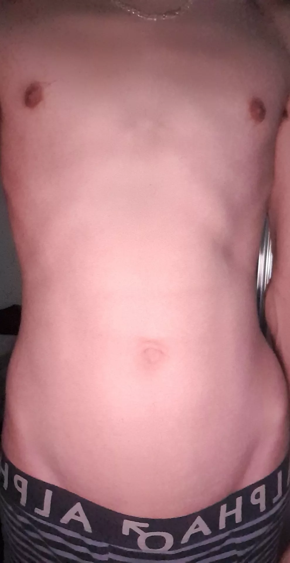 Posting face and body scary af lmao 🙃