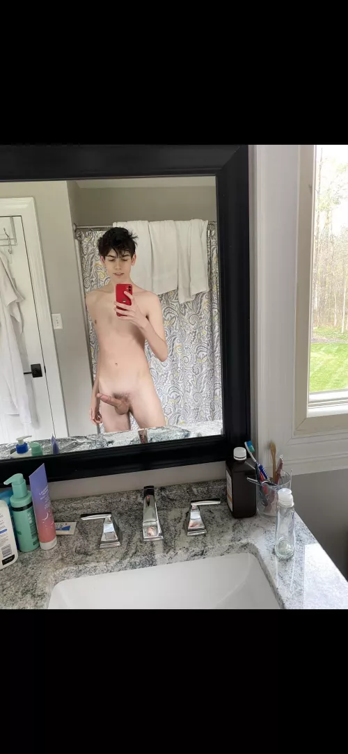 Posting my bf’s cock here w his permission🤤(19m)