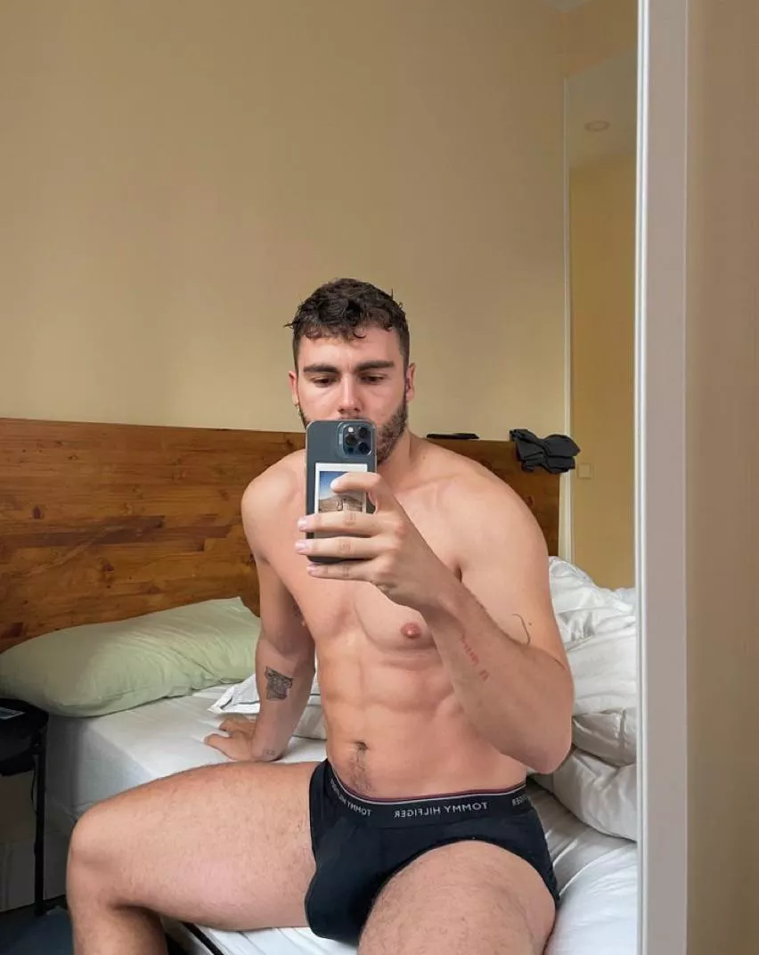 Post-shower selfie💦💦