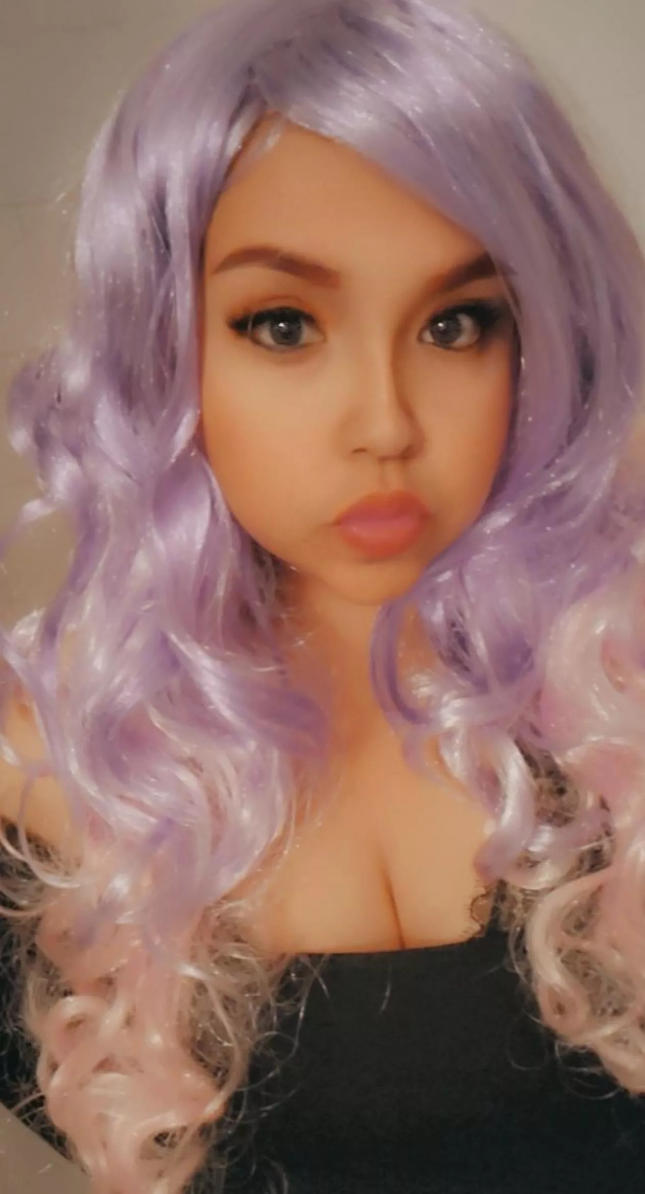 Pouty lips 💋 wanna kiss?