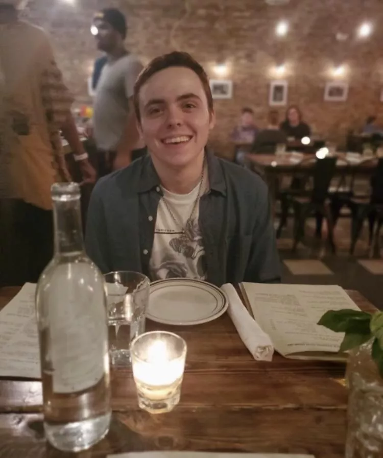 POV we’re on a romantic date and I’m making you laugh 🤗 POV we’re on a romantic date and I’m making you laugh 🤗