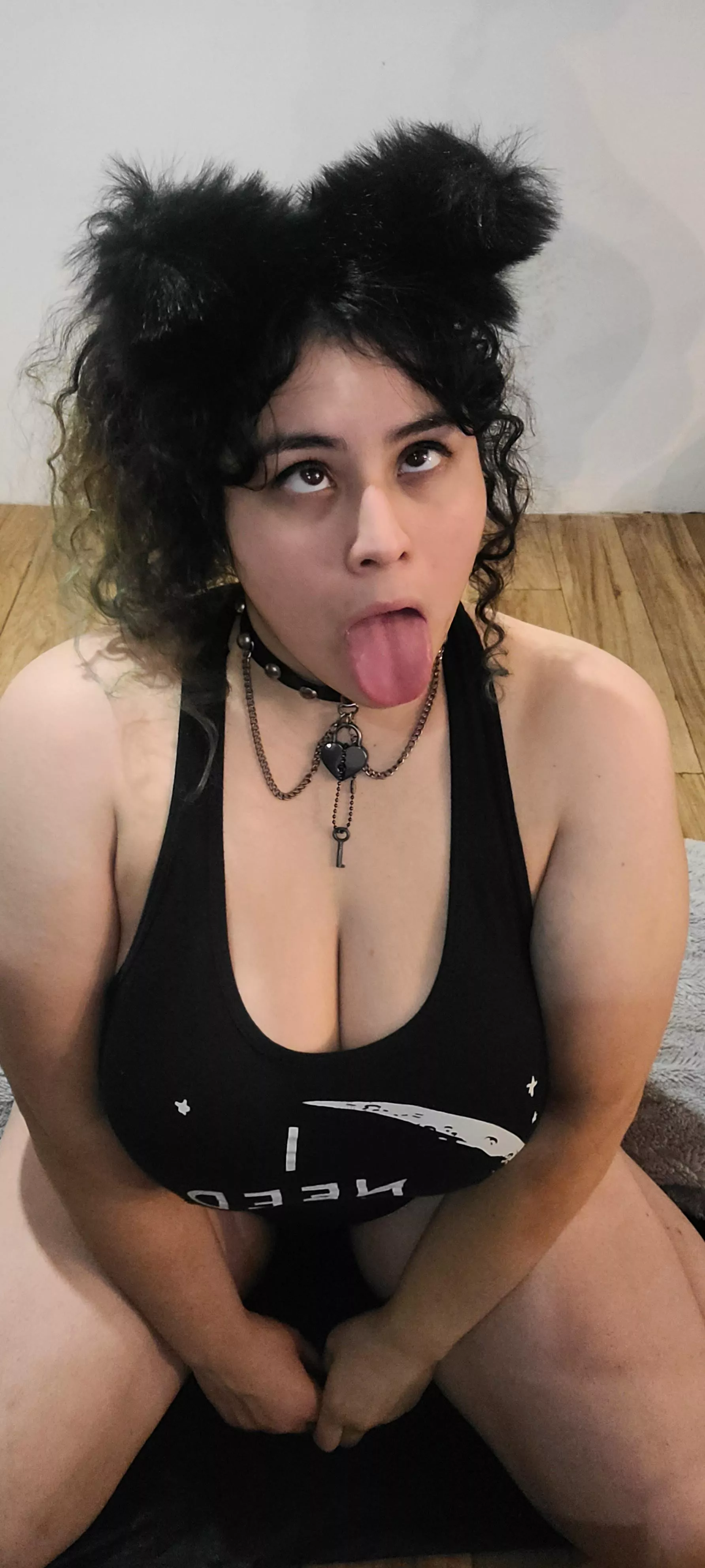 POV: You come home to your e-waifu ;}