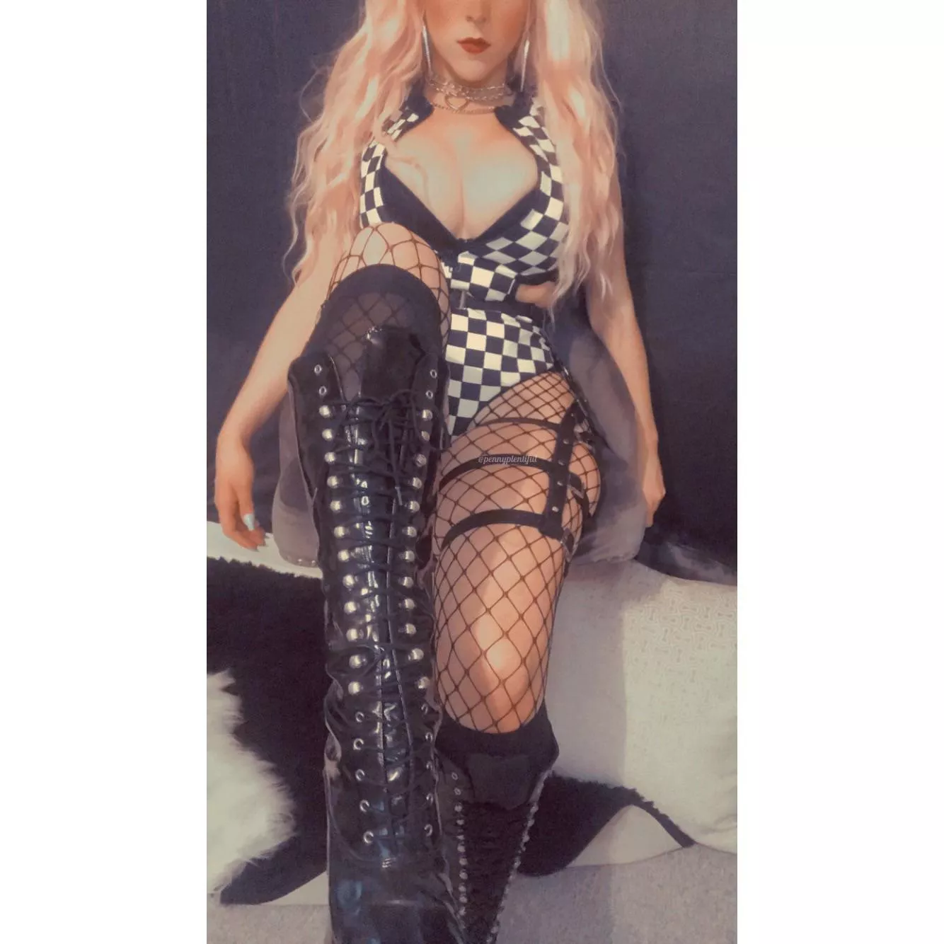 POV: you’re on your knees waiting patiently for permission to worship my shiny boots