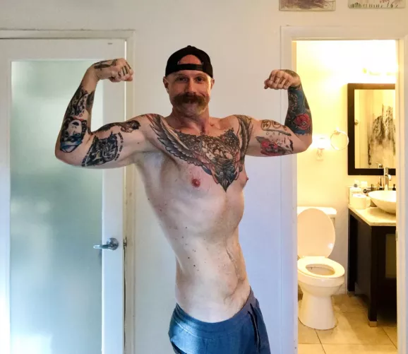 Pre gym pose