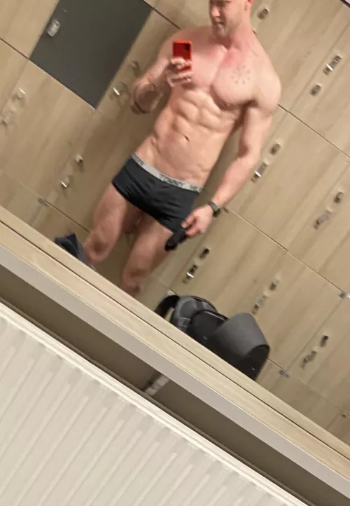 Pre shower (M)24
