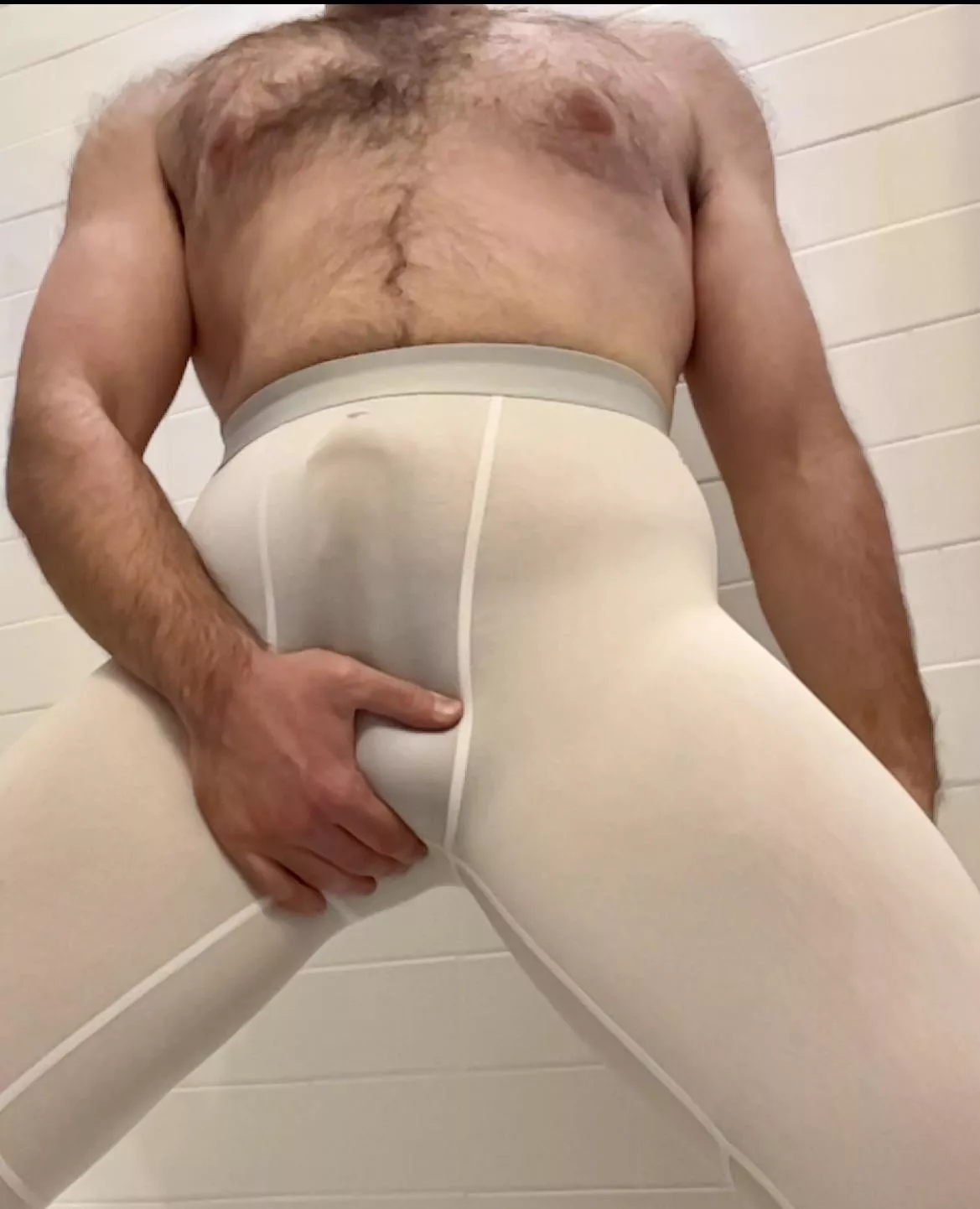 Precum in white spandex 😜😈🥵