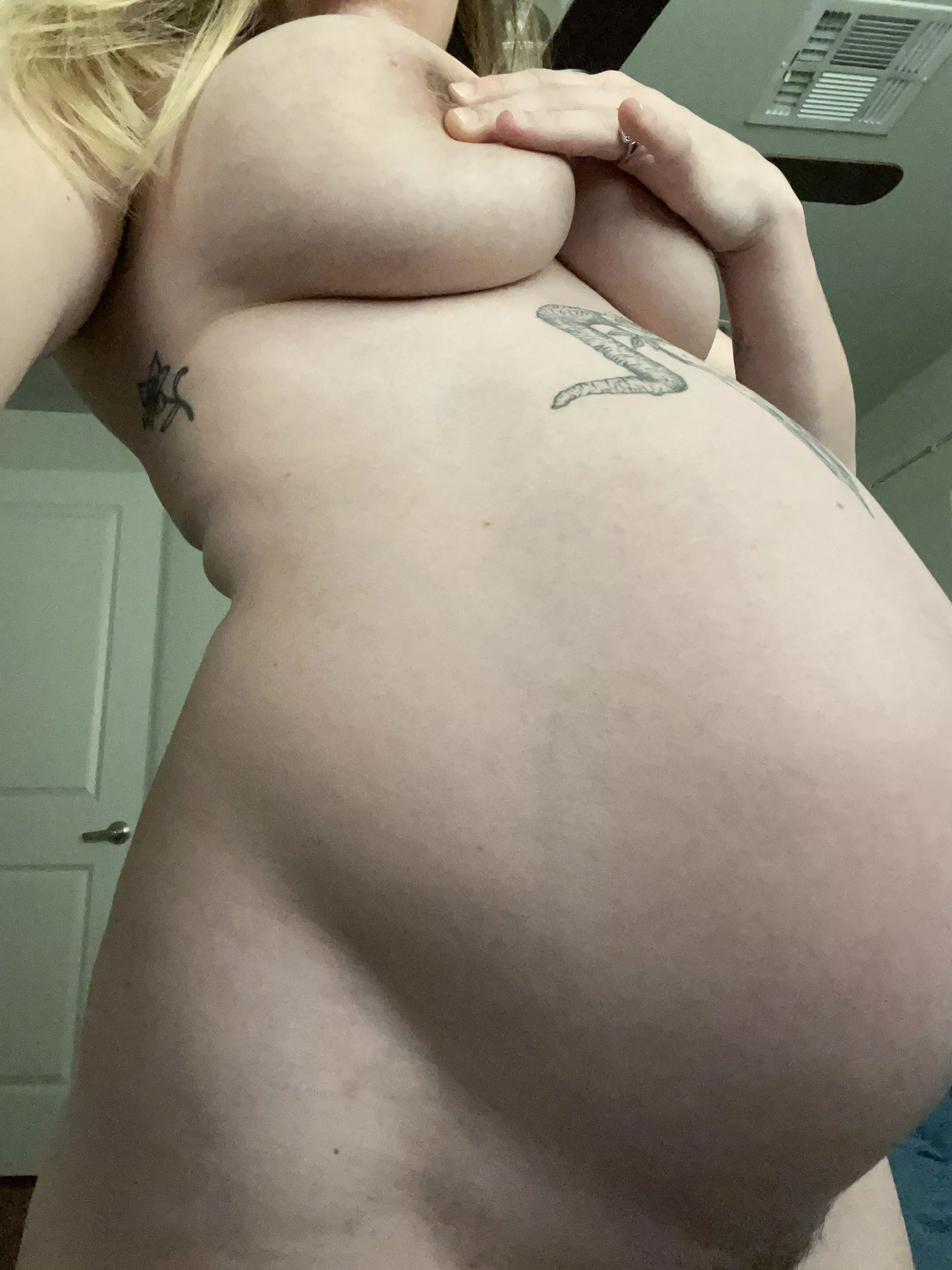 Preggo goddess ✨😈