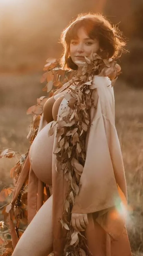 Pregnant Milana Vayntrub