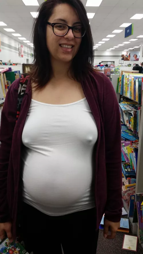Pregnant pokies in public