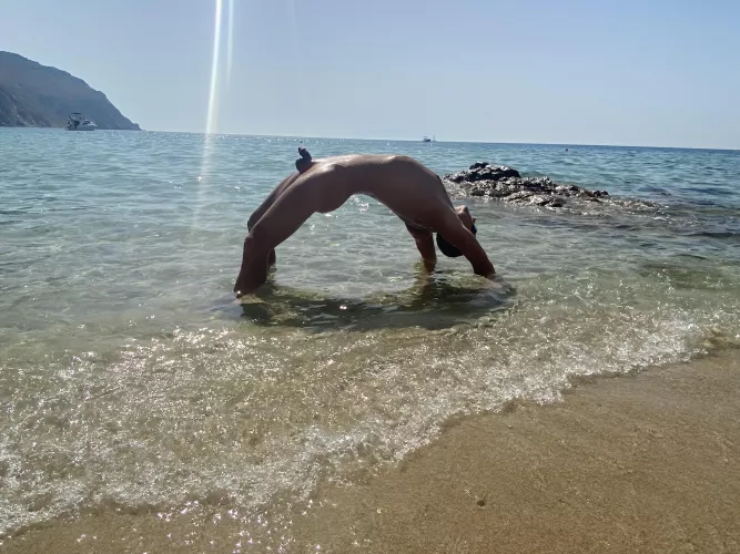 Presenting the best side of my self to the solar gods (31m OC)