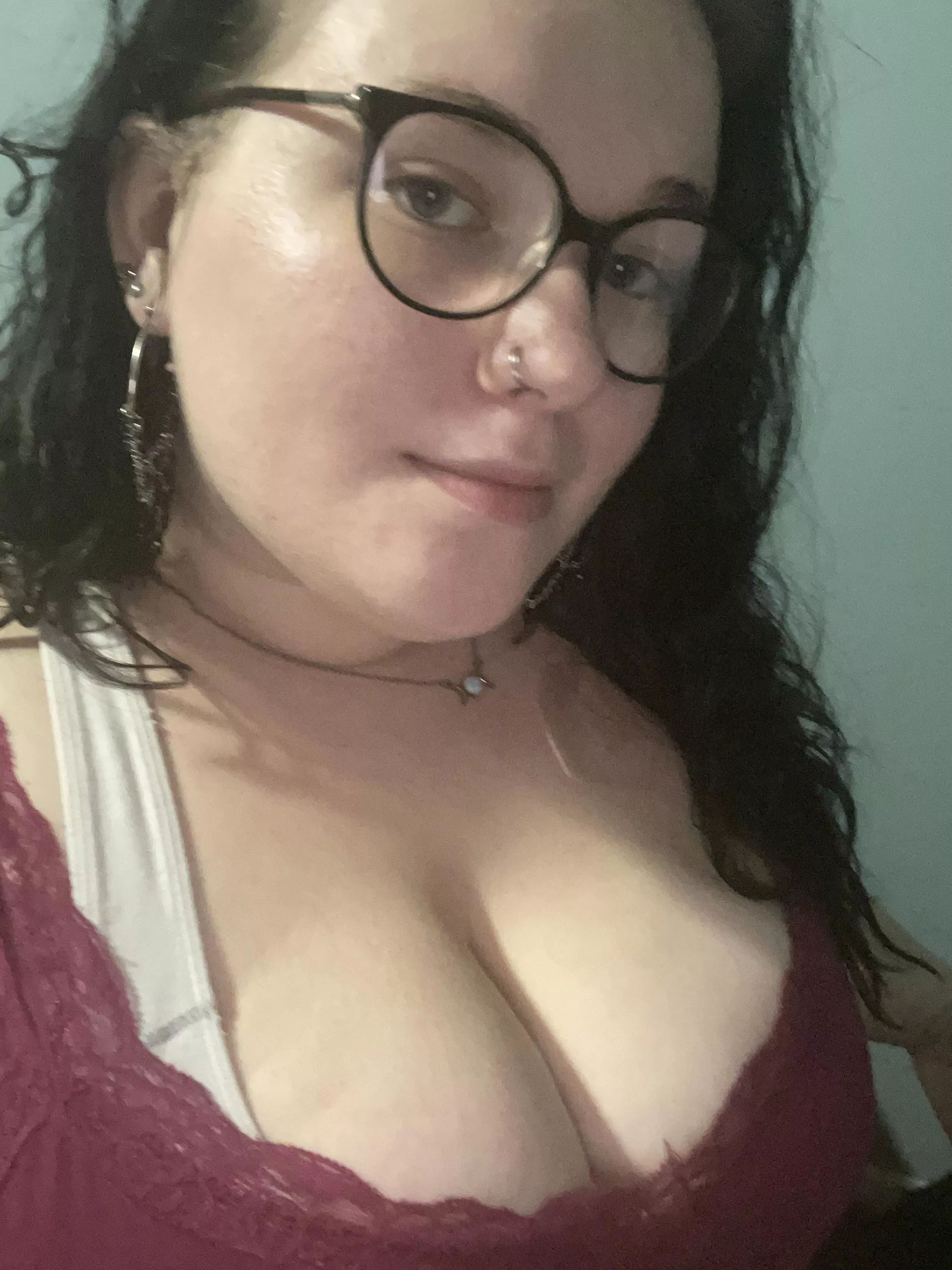 Pretty face, thick waist