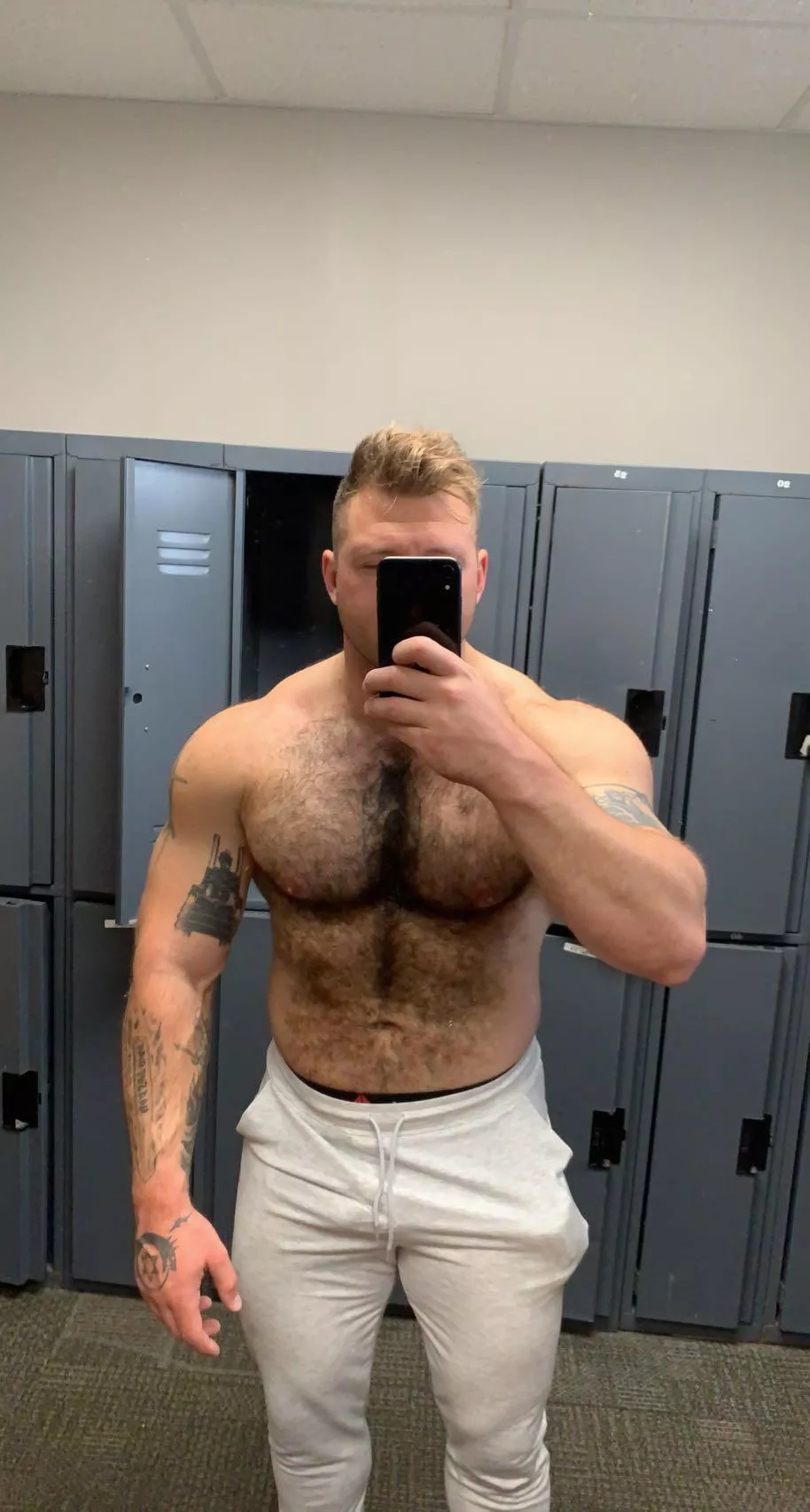 Pretty much wore my pajamas to the gym today. Pretty much wore my pajamas to the gym today.