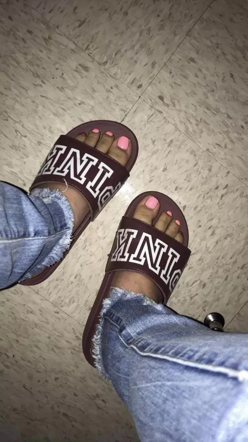 Pretty pink toes don’t you think?