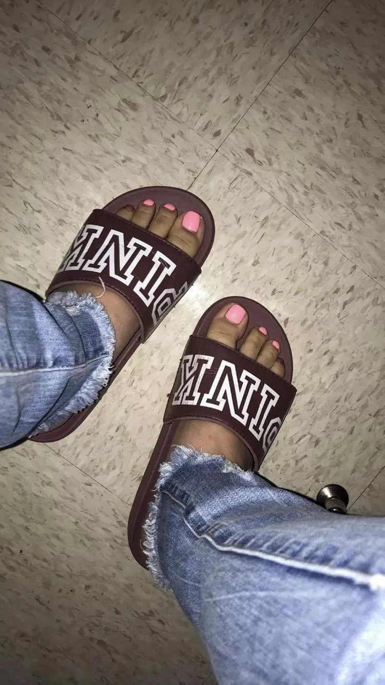 Pretty pink toes don’t you think?